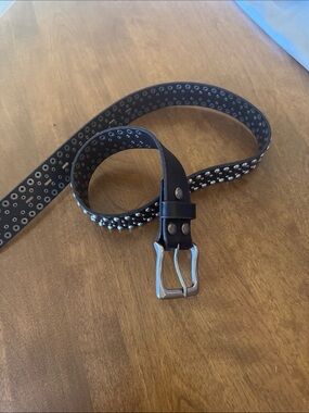 Source Unknown Black Leather Studded Belt with Silver Buckle